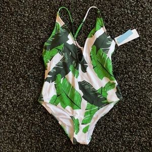 NWT CUPSHE TROPICAL ONE PIECE